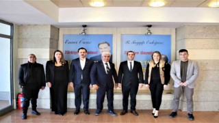 Antalya Düşünce Platformu üyelerinden Türkiye Gazetesine ziyaret