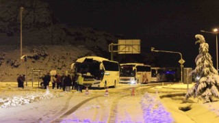 Antalya-Konya Kara Yolunda yüzlerce araç yolun açılmasını bekliyor
