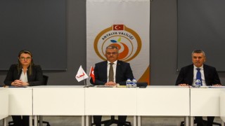Antalyada 13 bin 421 depremzede öğrenci okula başladı