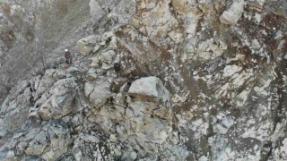 Artvinde heyelan bölgesi için profesyonel dağcılar bölgede çalışma başlattı