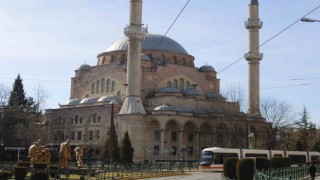 Asırlık Eskişehir Reşadiye Camii görenleri mest ediyor