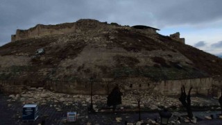 Asırlık Gaziantep kalesi yıkıldı