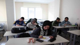 ATABEMde depremzede öğrenciler için YKS kurslarına ek kontenjan açıldı