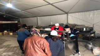 Ataşehir Belediyesi afet bölgelerinde aşevi kuruyor