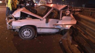 Ataşehirde iki araç duraklama yapan otomobile çarptı: 4 yaralı
