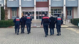 Aydında aranan şahıslar jandarmaya takıldı