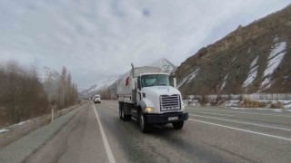 Azerbaycanın 14 araçlık insani yardım konvoyu deprem bölgesine gidiyor