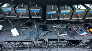 Bağcılar Belediyesi deprem bölgesine mobil şarj istasyonu kurdu