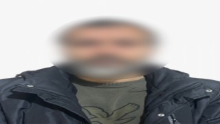 Bağcılarda çalıştığı iş yerinden toplamda 150 bin lira çalan şahıs kamerada