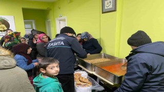 Bağlar Belediyesi zabıta ekipleri depremzedelerin yardımına koştu