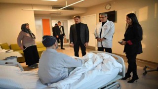 Bahçelievlerde tedavileri süren yaralı depremzedeler ziyaret edildi