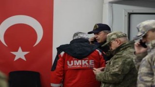 Bakan Akar: “17 uçakla İstanbul, İzmir ve Ankaradan Gaziantep ve Adanaya sürekli yardım uçuşları gerçekleştiriliyor”