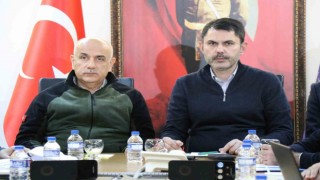 Bakan Kurum ve Kirişci, Osmaniyede depreme ilişkin son durum bilgisi aldı