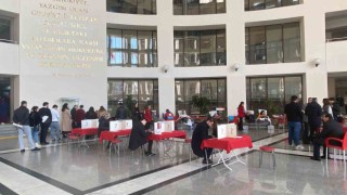 Bakırköy Adalet Sarayında depremzedeler için kan verme noktası kuruldu