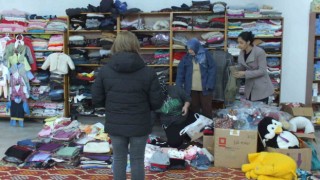 Balıkesirde depremzedeler için sosyal market kuruldu
