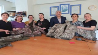 Balıkesirde Halk Eğitimi öğretmenleri ve usta öğreticileri depremzedeler için üretmeye devam ediyor