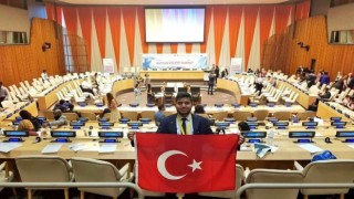 Bangladeşli Emon, Türkiyenin acısını hafifletmek için çalışıyor