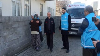 Bartın Müftüsü 30 yakınını kaybetmesine rağmen depremzedelerin yardımına koştu