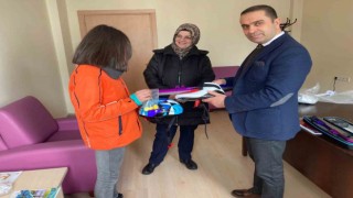 Başarılı sporcu ekipman desteğiyle ödüllendirildi
