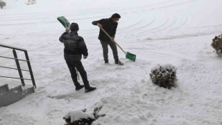 Başkalede 38 yerleşim yerinin yolu ulaşıma kapandı