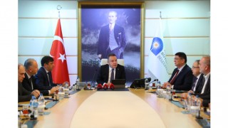 Başkan Böcek: “Antalya'ya gelen depremzede sayısı 101 bini geçti”