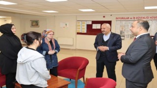 Başkan Büyükgöz, Gebzede misafir edilen depremzedeleri ziyaret etti