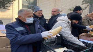 Başkan Büyükkılıç, başkanlarla birlikte deprem bölgesinde yaraları sarıyor