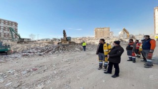 Başkan Çolakbayrakdar, deprem bölgesindeki çalışmaları kontrol etti