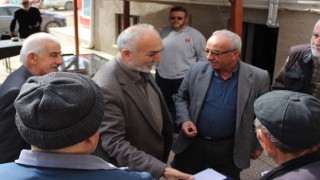 Başkan Kepez ilçe pazarını gezdi