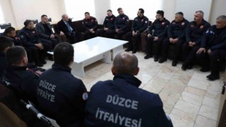 Başkan Özlüden depremde görev alan itfaiye personeline ödül