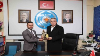 Başkan Savran; AK Parti Hacıbektaş ilçe yönetim kurulu toplantısına katıldı