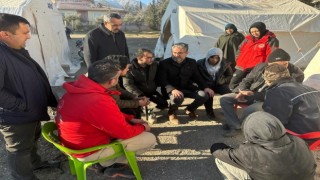Başkan Suer Hatayda depremzedelerle bir araya geldi