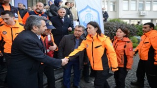 Başkan Yılmaz, depremden dönen ekibi karşıladı