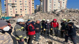 Başkan Zolan, Hatayda depremzedelerin acısını paylaşıyor