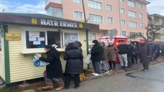 Başkentte hayırsever vatandaş halk ekmek büfesinde bin ekmek dağıttırdı