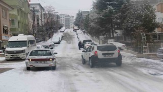 Başkentte kar yağışı etkili oldu
