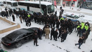 Bayburt Emniyetinden destek gecikmedi: 55 polis deprem bölgesine uğurlandı