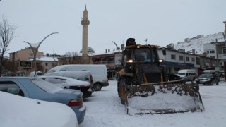 Bayburtta beklenen kar dondurucu soğukla birlikte geri geldi