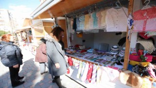 Bayraklıda üretici kadınların stantları yenilendi