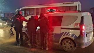 Bekçiler enkazda çıkan ziynet eşyalarını karakola teslim etti