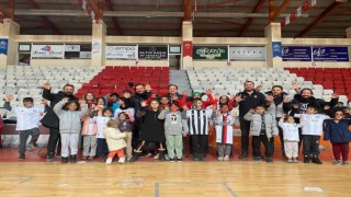 Beşiktaş Kulübünden Kahramanmaraşta depremzedelere destek