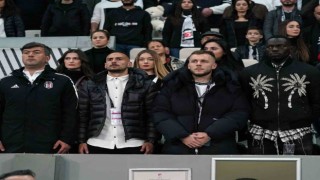 Beşiktaşın yeni transferleri maçı tribünden takip etti