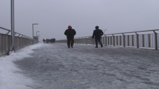 Beylikdüzünde rüzgar ve kar yağışı etkili oluyor