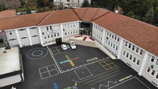 Beylikdüzünde tahliye edilen okul havadan görüntülendi
