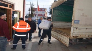 Beylikovadan deprem bölgesine yardım