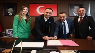 Biga Belediyesinde personelin hem yüzü hem cebi güldü