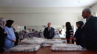 Bingölde depremzedeler için battaniye üretimi başladı