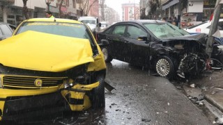 Bingölde trafik kazası: 3 yaralı