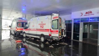 Bingölde yolcu otobüsü devrildi: 12 yaralı