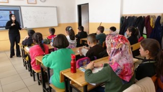 Bitliste 419 depremzede öğrenci ders başı yaptı
